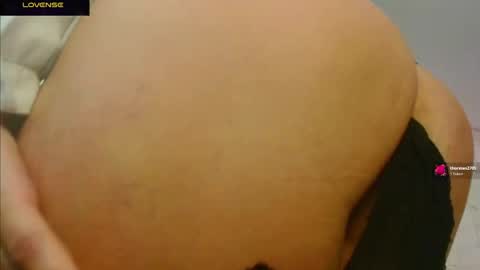 Snapshot of madlyn_dee chatting on 05-23-26, 02:39 Leena online show from 05-23-26, 02:39