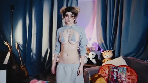 Snapshot of madnessalise chatting on 02-28-26, 08:10 Alice online show from 02-28-26, 08:10