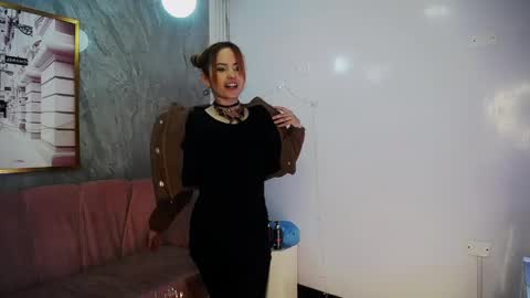 Snapshot of mady0619_ch chatting on 04-28-26, 12:43 Mady online show from 04-28-26, 12:43
