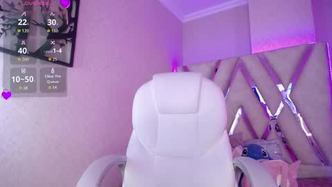 Snapshot of madyson_hill chatting on 05-17-26, 12:23 Madyson online show from 05-17-26, 12:23
