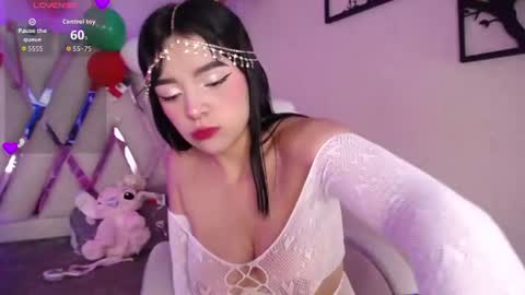 Snapshot of madyson_hill chatting on 06-12-26, 10:36 Madyson online show from 06-12-26, 10:36