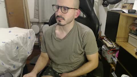 Snapshot of madziula chatting on 05-14-26, 05:25 Peter online show from 05-14-26, 05:25