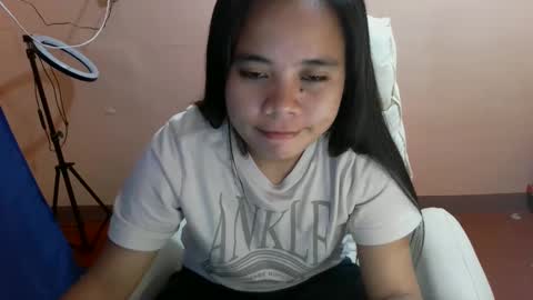 Snapshot of mae_lovers234xx chatting on 02-14-25, 06:51 mae_lovers234xx online show from 02-14-25, 06:51
