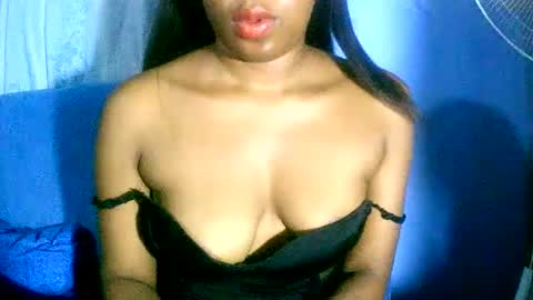 Snapshot of maelahlove chatting on 12-13-24, 01:26 MaelahLove online show from 12-13-24, 01:26