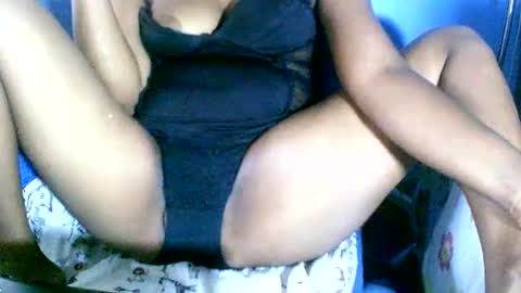 Snapshot of maelahlove chatting on 03-05-25, 02:23 MaelahLove online show from 03-05-25, 02:23