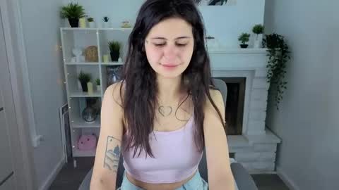 Snapshot of maeren chatting on 02-28-26, 03:35 Mia online show from 02-28-26, 03:35