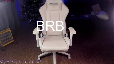 Maevee online show from 12-26-24, 09:11