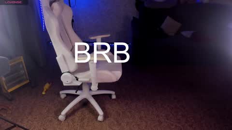 Maevee online show from 02-12-25, 10:14