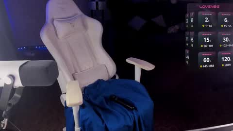 Maevee online show from 03-06-25, 01:24