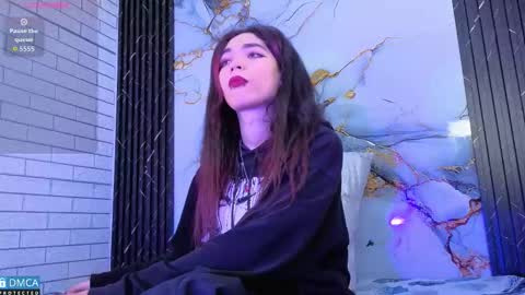 maevekuro online show from 10-20-25, 03:07