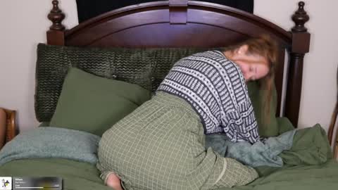 Snapshot of maevivant chatting on 12-20-25, 06:59 Mae online show from 12-20-25, 06:59