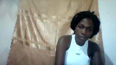 Snapshot of maevre_ chatting on 01-17-26, 05:27 maevre_ online show from 01-17-26, 05:27