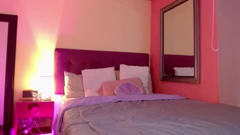 Snapshot of mafer_meow chatting on 10-15-25, 09:48 Mafer Flor online show from 10-15-25, 09:48