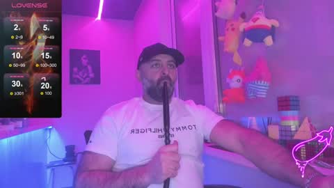 Snapshot of magabear chatting on 02-03-25, 11:09 Magabear online show from 02-03-25, 11:09