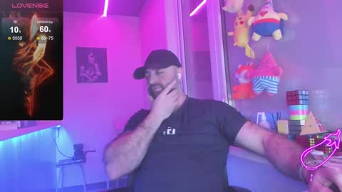 Snapshot of magabear chatting on 02-11-25, 09:03 Magabear online show from 02-11-25, 09:03