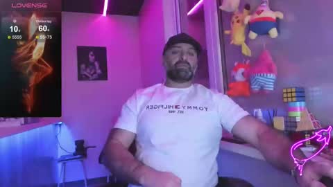 Snapshot of magabear chatting on 02-13-25, 10:23 Magabear online show from 02-13-25, 10:23