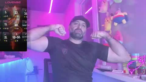 Snapshot of magabear chatting on 03-08-25, 05:28 Magabear online show from 03-08-25, 05:28