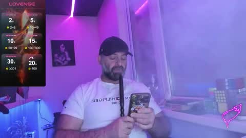 Snapshot of magabear chatting on 09-17-25, 09:33 Magabear online show from 09-17-25, 09:33