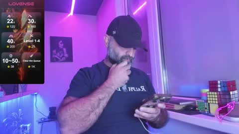 Snapshot of magabear chatting on 09-19-25, 07:14 Magabear online show from 09-19-25, 07:14