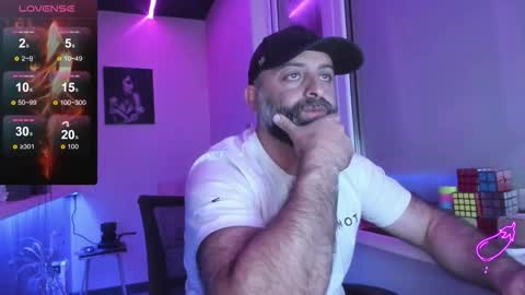 Snapshot of magabear chatting on 09-21-25, 03:02 Magabear online show from 09-21-25, 03:02