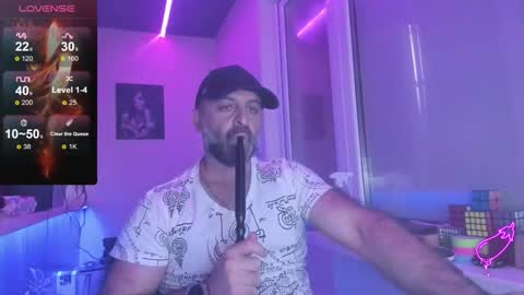 Snapshot of magabear chatting on 09-24-25, 07:44 Magabear online show from 09-24-25, 07:44