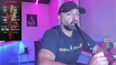 Snapshot of magabear chatting on 10-02-25, 10:11 Magabear online show from 10-02-25, 10:11