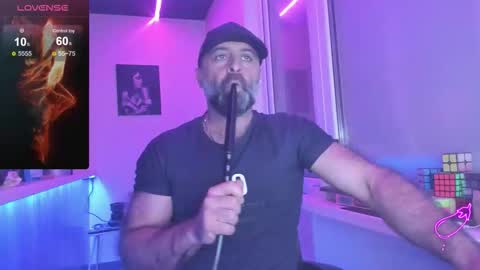 Snapshot of magabear chatting on 10-09-25, 11:19 Magabear online show from 10-09-25, 11:19