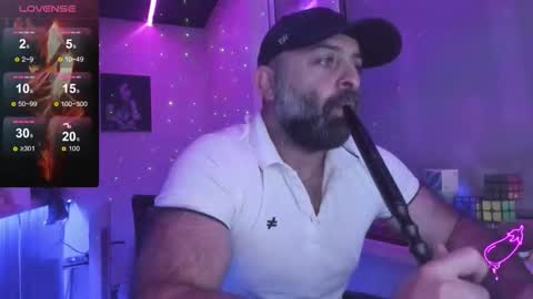 Snapshot of magabear chatting on 11-01-25, 07:27 Magabear online show from 11-01-25, 07:27