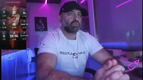 Snapshot of magabear chatting on 11-14-25, 11:57 Magabear online show from 11-14-25, 11:57