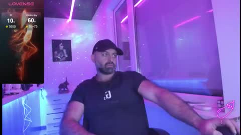 Snapshot of magabear chatting on 11-24-25, 12:05 Magabear online show from 11-24-25, 12:05