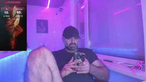 Snapshot of magabear chatting on 11-29-25, 11:08 Magabear online show from 11-29-25, 11:08