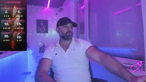 Snapshot of magabear chatting on 11-30-25, 11:14 Magabear online show from 11-30-25, 11:14