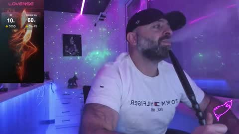 Snapshot of magabear chatting on 11-30-25, 11:20 Magabear online show from 11-30-25, 11:20