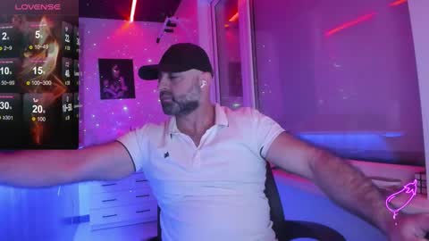 Snapshot of magabear chatting on 12-05-25, 09:51 Magabear online show from 12-05-25, 09:51