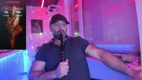 Snapshot of magabear chatting on 12-15-25, 09:13 Magabear online show from 12-15-25, 09:13