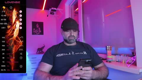 Snapshot of magabear chatting on 04-09-26, 12:10 Magabear online show from 04-09-26, 12:10