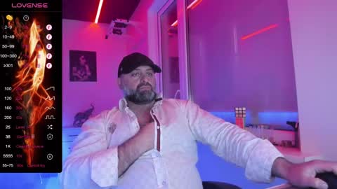 Snapshot of magabear chatting on 05-04-26, 03:35 Magabear online show from 05-04-26, 03:35