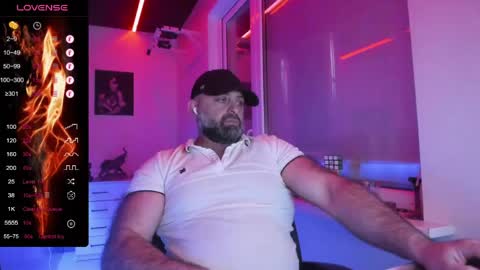 Snapshot of magabear chatting on 05-13-26, 10:01 Magabear online show from 05-13-26, 10:01