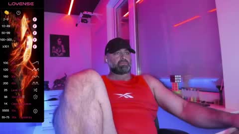 Snapshot of magabear chatting on 05-17-26, 08:38 Magabear online show from 05-17-26, 08:38