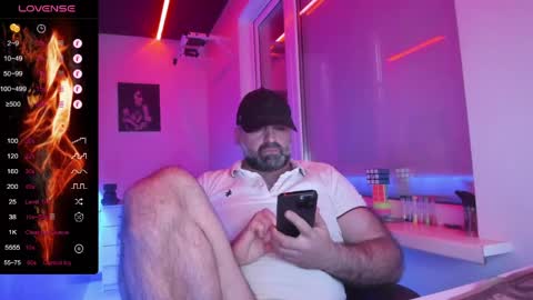 Snapshot of magabear chatting on 05-31-26, 03:26 Magabear online show from 05-31-26, 03:26