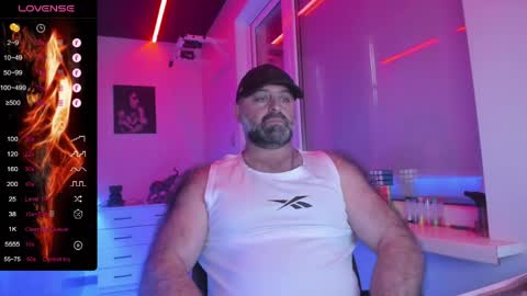 Snapshot of magabear chatting on 06-02-26, 02:24 Magabear online show from 06-02-26, 02:24