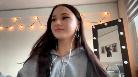 Snapshot of magalypesicka chatting on 03-14-26, 12:10 Leli online show from 03-14-26, 12:10