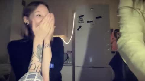 Snapshot of maganluv chatting on 10-19-25, 04:40 Megan online show from 10-19-25, 04:40