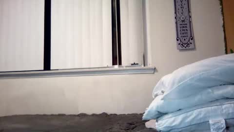 magdalena_805 online show from 01-28-25, 02:00