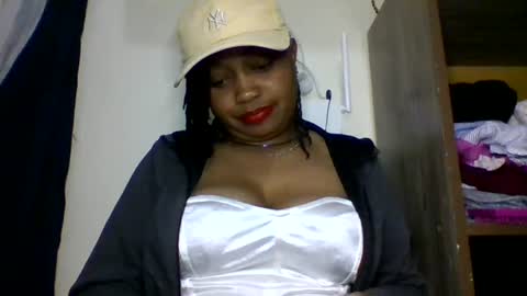 Snapshot of magdalinemus chatting on 06-30-26, 11:17 magdalinemus online show from 06-30-26, 11:17