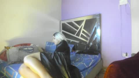 Snapshot of maggie_fit chatting on 12-15-24, 08:19 maggie_fit online show from 12-15-24, 08:19