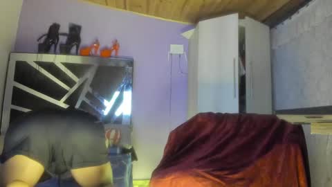 Snapshot of maggie_fit chatting on 12-18-24, 11:34 maggie_fit online show from 12-18-24, 11:34