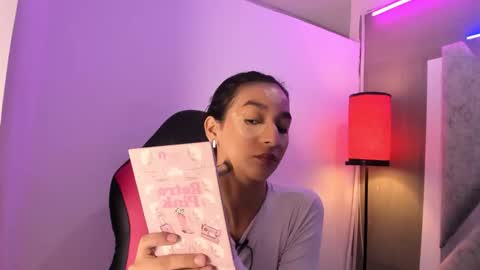 Snapshot of maggie_greene chatting on 12-15-25, 12:31 Maggie online show from 12-15-25, 12:31