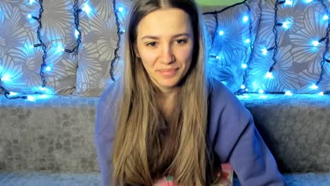 Snapshot of maggiecake chatting on 12-18-24, 03:26 Maggie online show from 12-18-24, 03:26