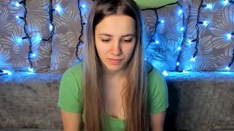 Snapshot of maggiecake chatting on 12-20-24, 04:09 Maggie online show from 12-20-24, 04:09